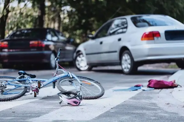Bicyclist Hit by Car in Hinds County